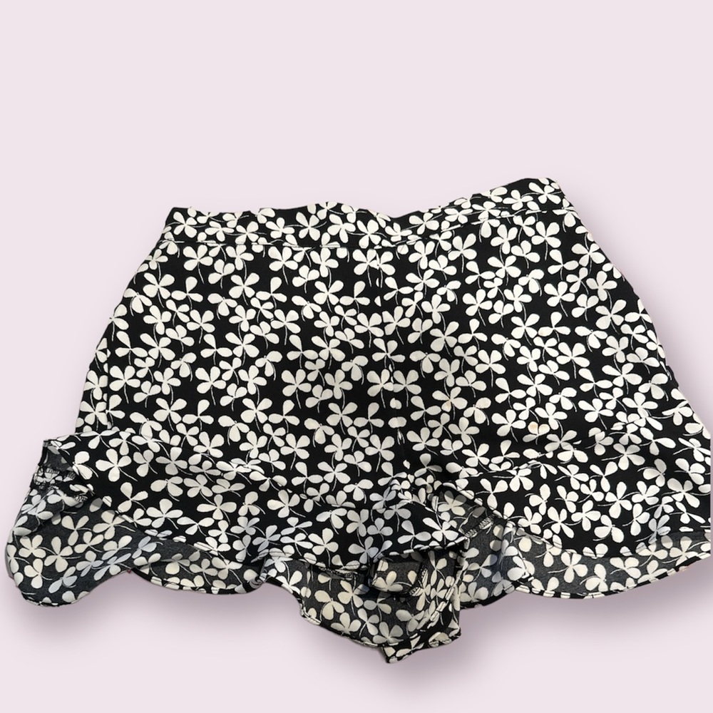 Flouncy Floral shorts